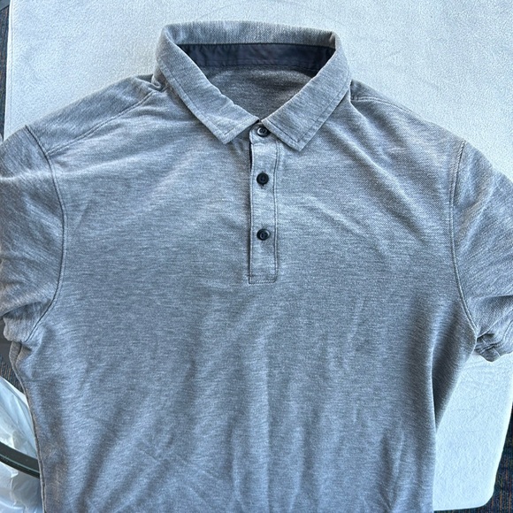 Lululemon Mens Evolution Polo Short Sleeve Shirt in Heathered Black - Picture 1 of 2
